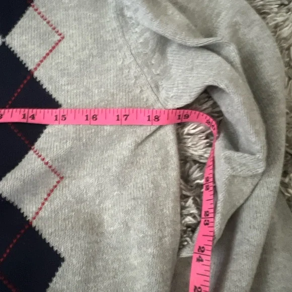 Men’s Gray Argyle Sweater - Picture 5 of 7